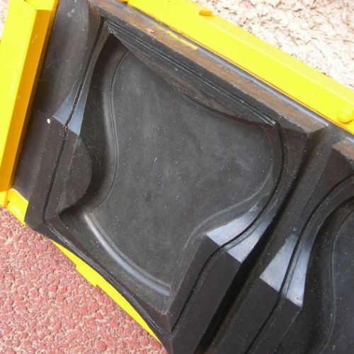 Moules polyuréthane pour produits en béton d'environnement et bâtiment (production en démoulage différé)